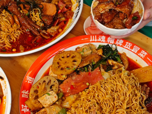 冒菜店沒人氣？帽牌貨教你幾招，顧客坐滿店